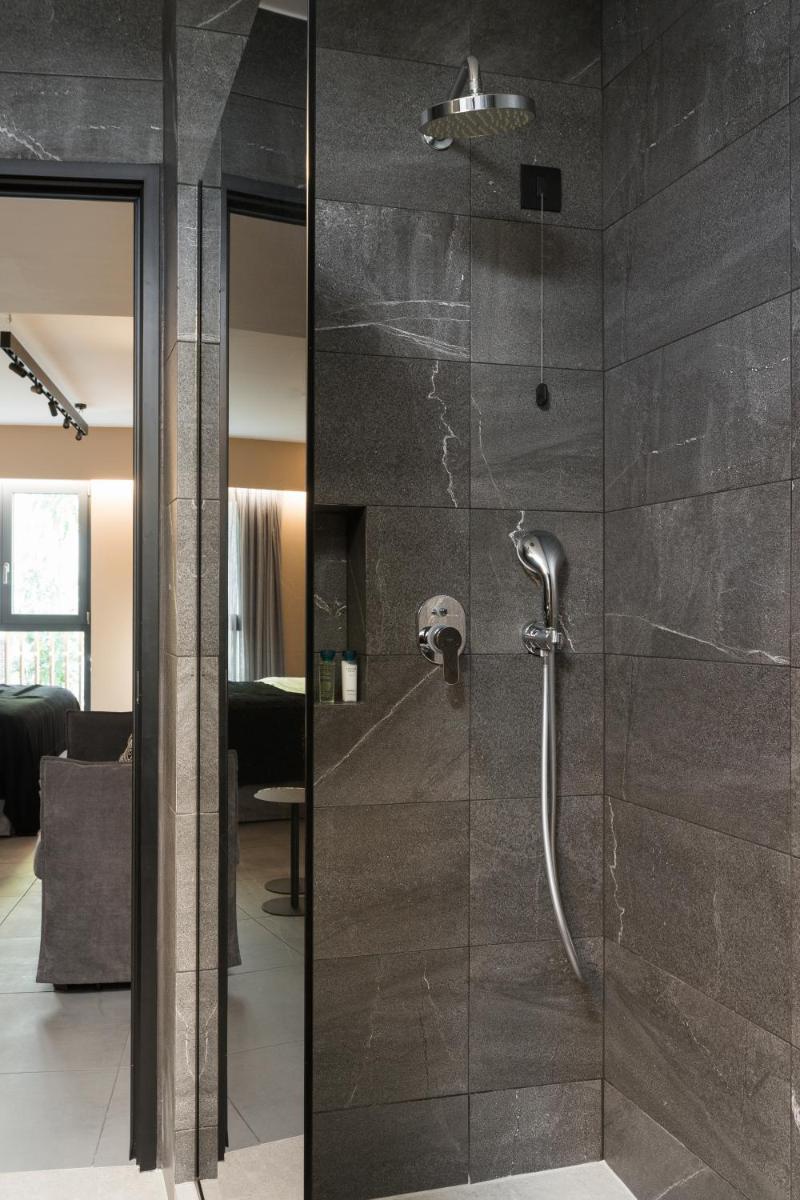11 Enteka Acropolis Suites - Hizvo