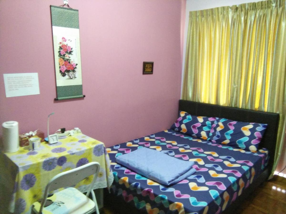 COMFORTABLE MASTERBEDROOM SUITE - Housity