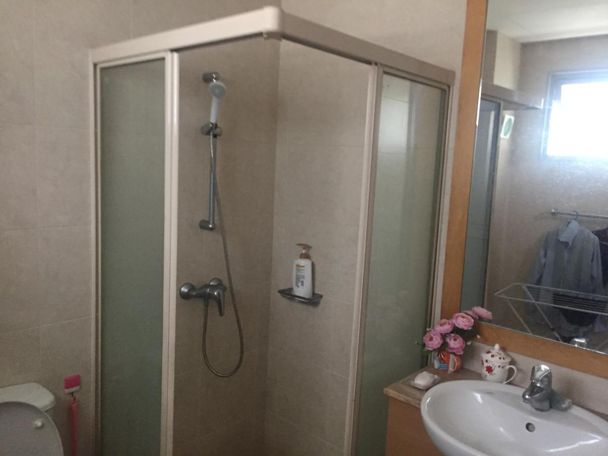COMFORTABLE MASTERBEDROOM SUITE - Housity