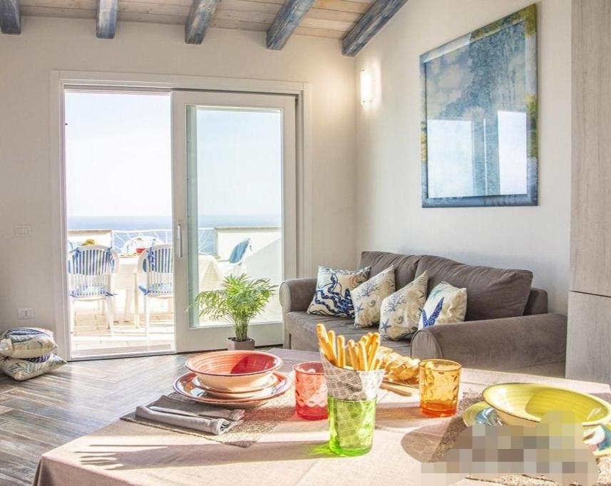 Tra blu e celeste - Housity
