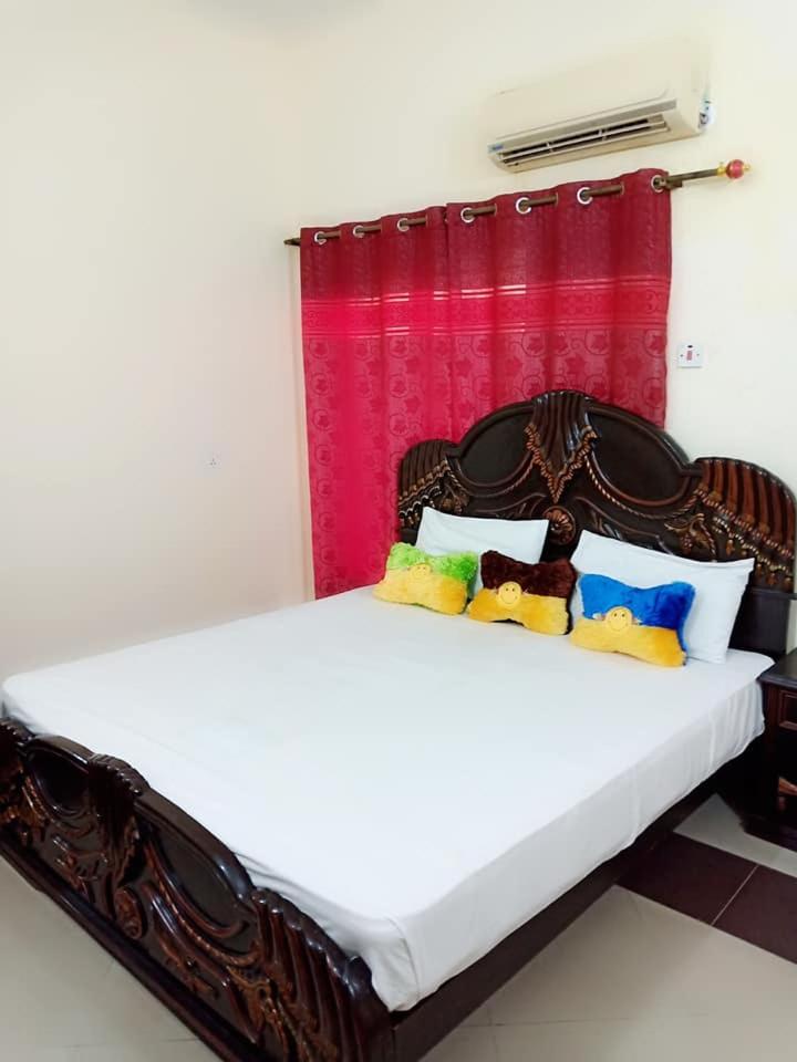 Hotel 4 Seasons - Housity