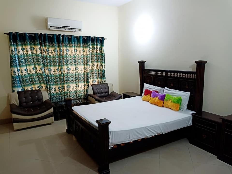 Hotel 4 Seasons - Housity