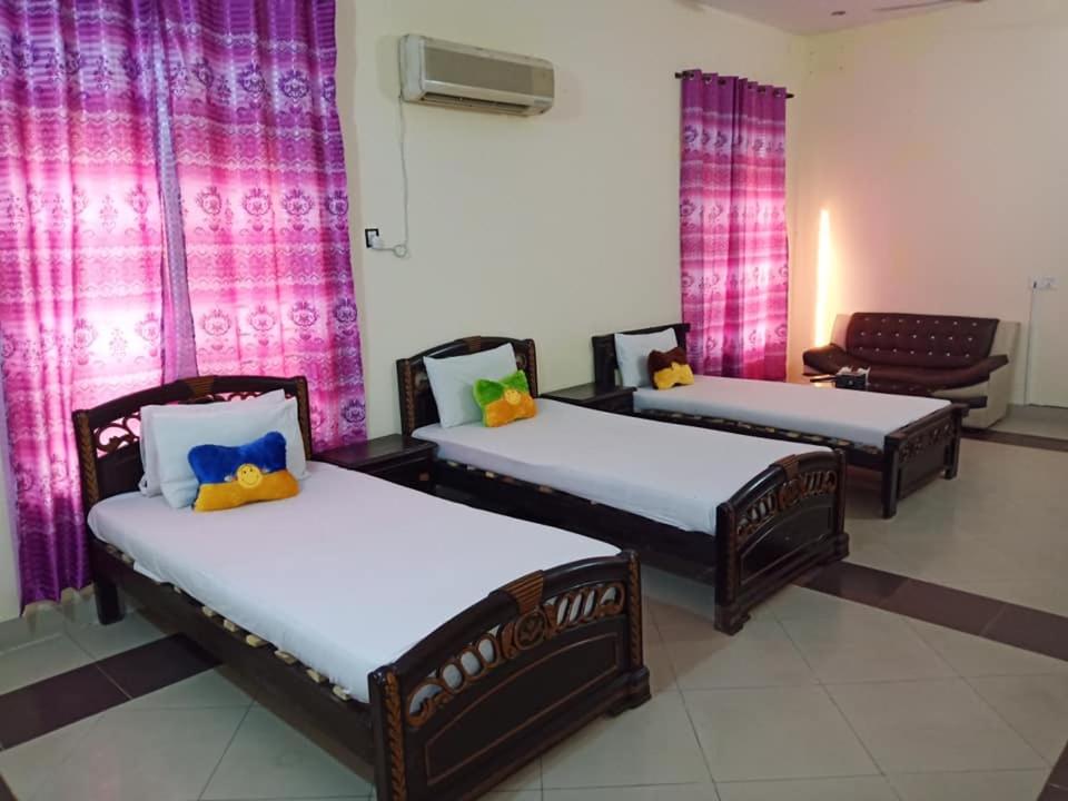 Hotel 4 Seasons - Housity