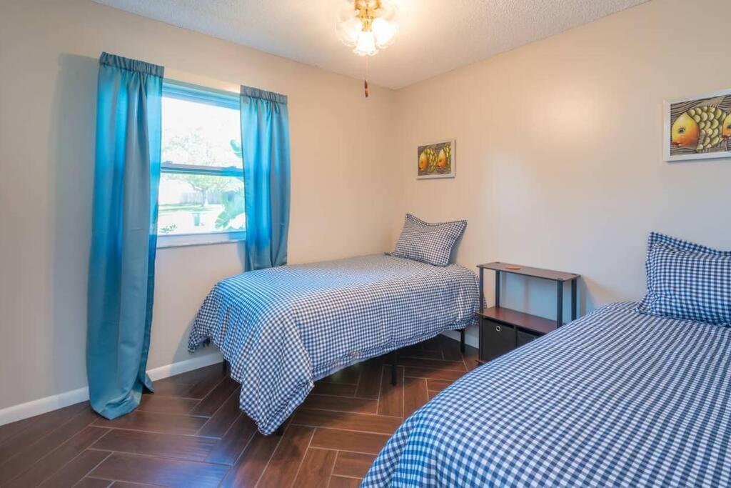 Perfect Gateway to Disney and Retreat Center. - Housity