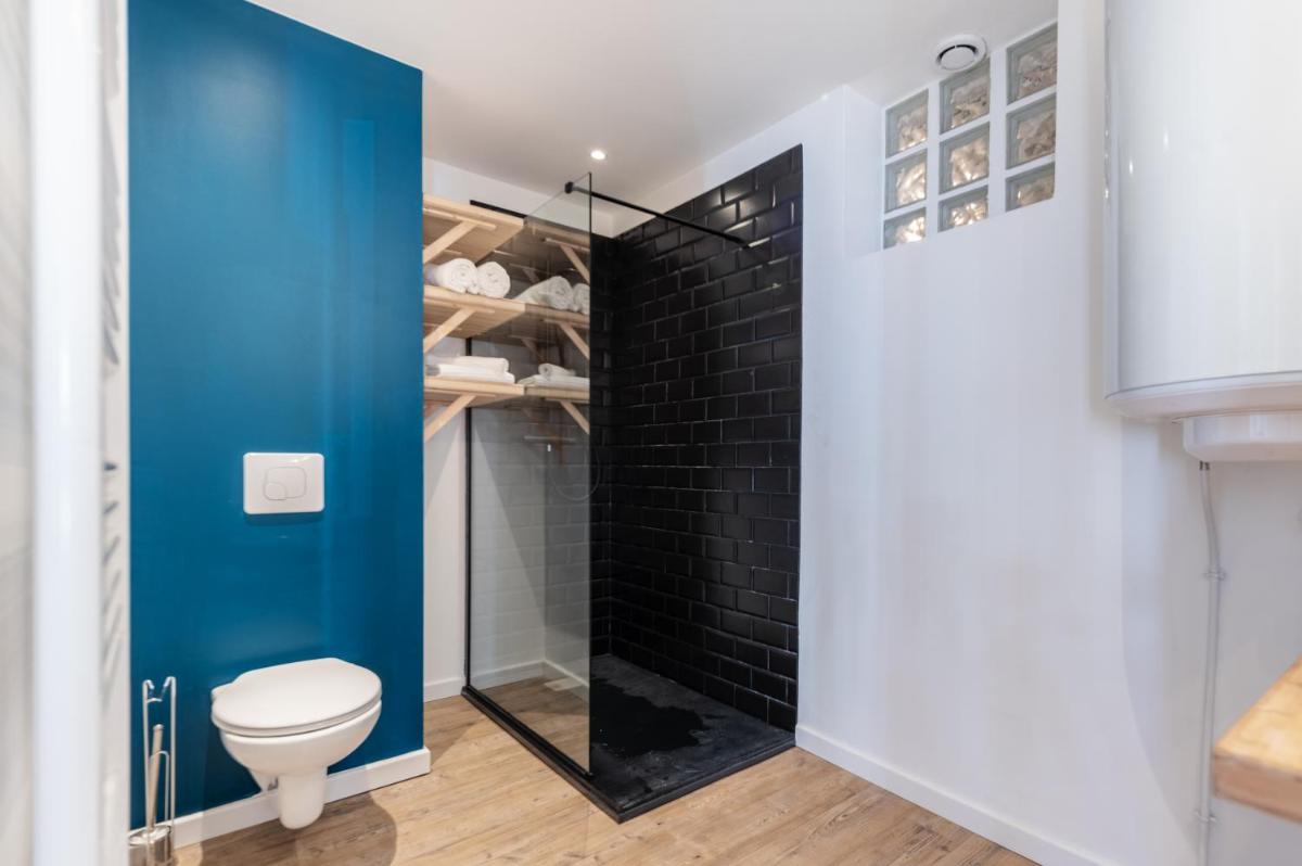 Calais Black - Centre Ville - Premium - Hizvo