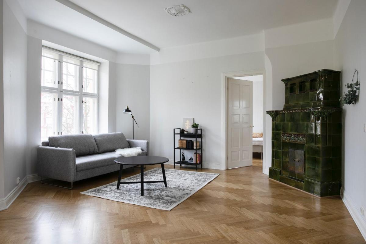 2ndhomes Grand Luminous 150m2 2BR apartment in Eira - Housity