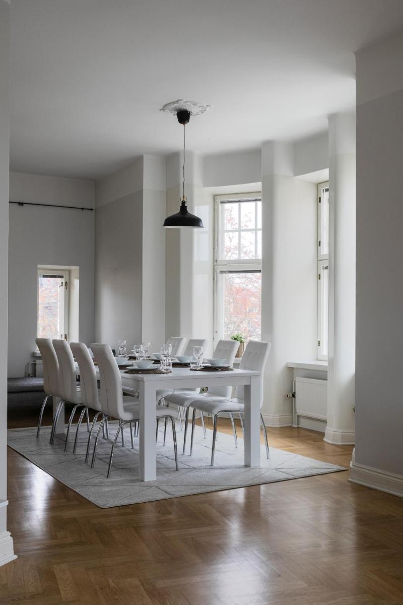 2ndhomes Grand Luminous 150m2 2BR apartment in Eira - Housity