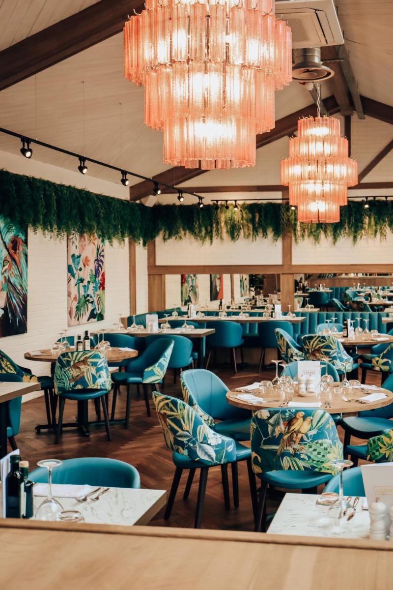 Lion & Swan Hotel - Housity