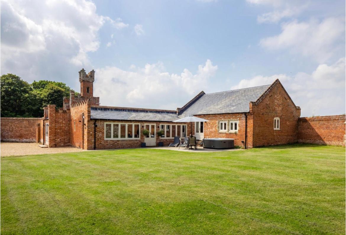 Enchanted Cottage - Housity