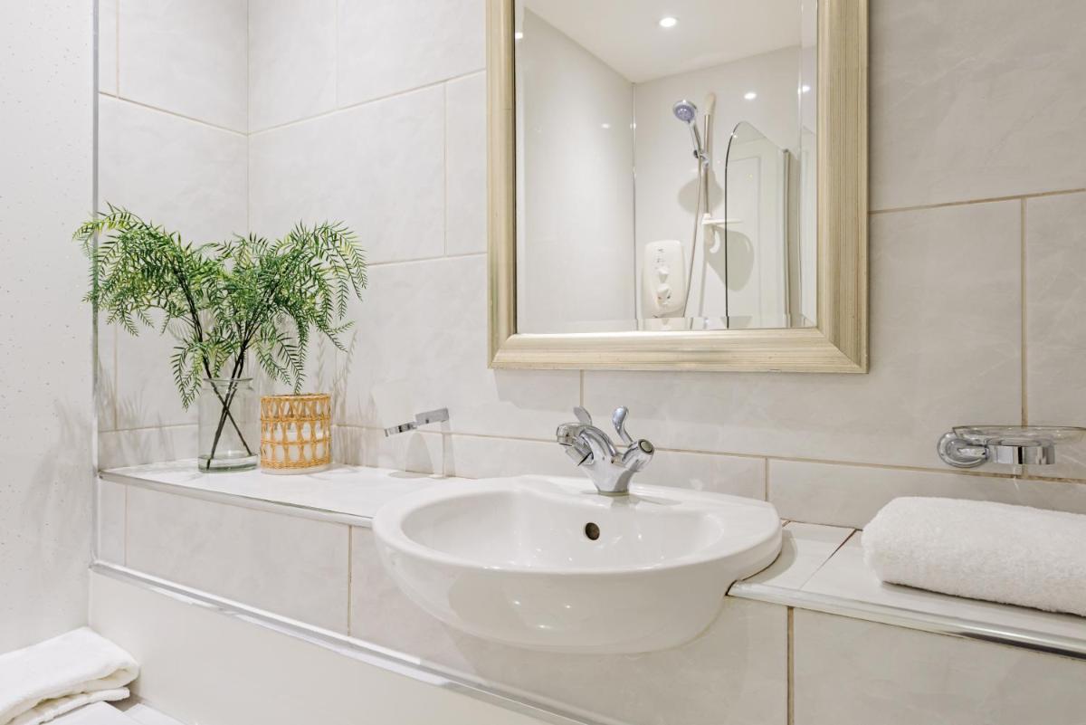 The West Bow View Apartment - Housity