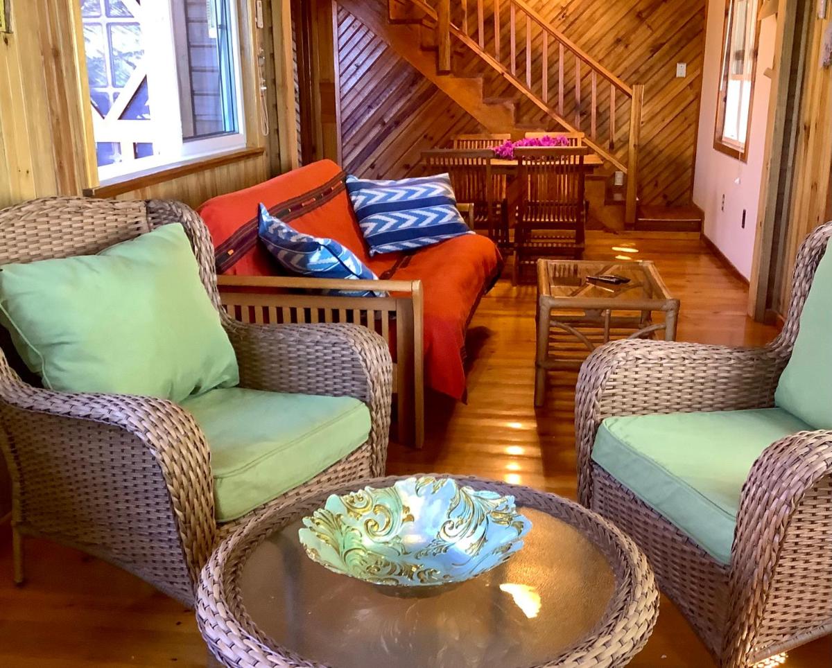 Reef Beach House - 2 Bedrooms - Housity