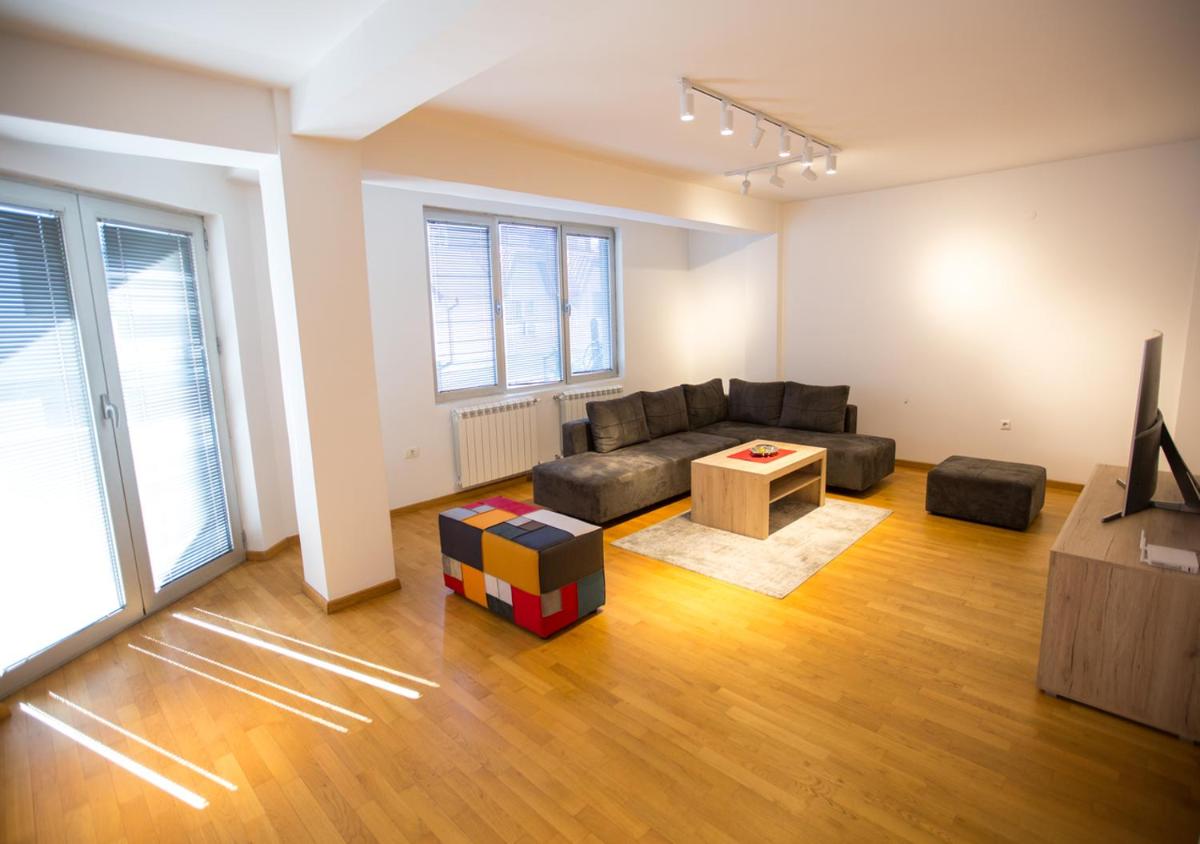 Three Bedroom Apartment Near City Center - Housity