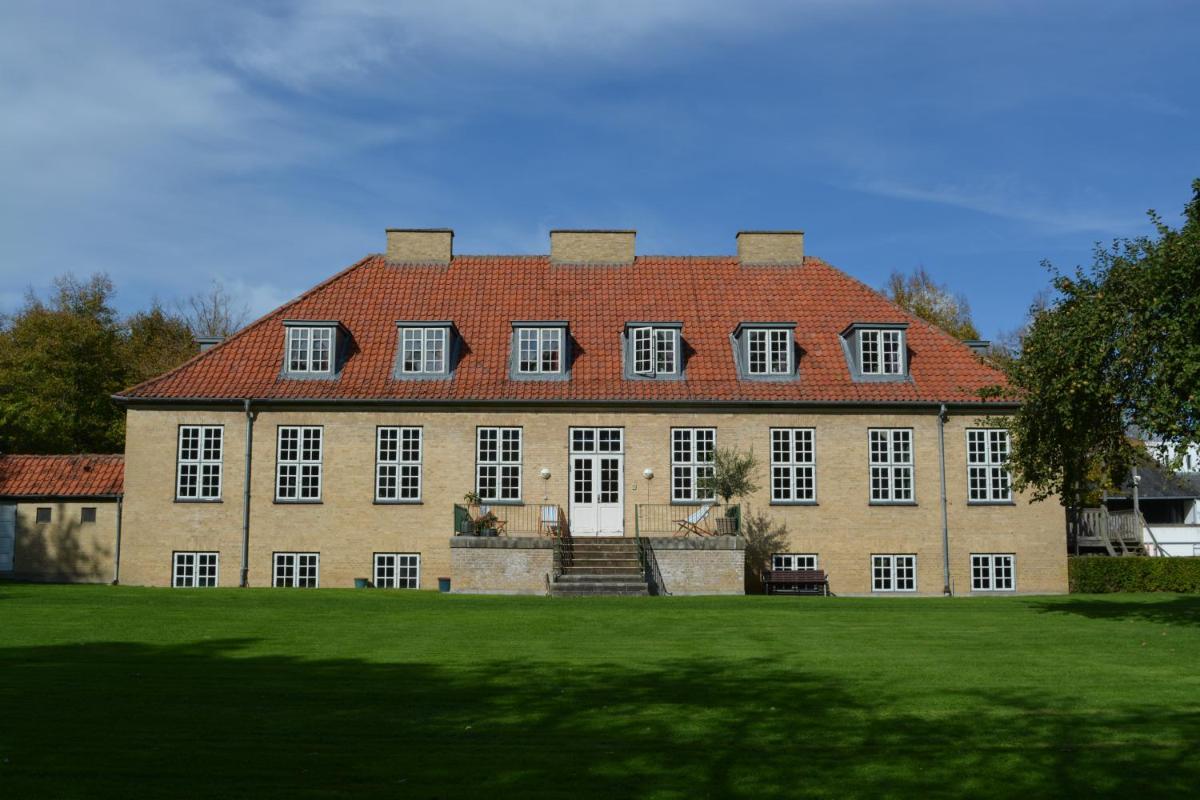 Gem Suites Holiday Apartments - Housity