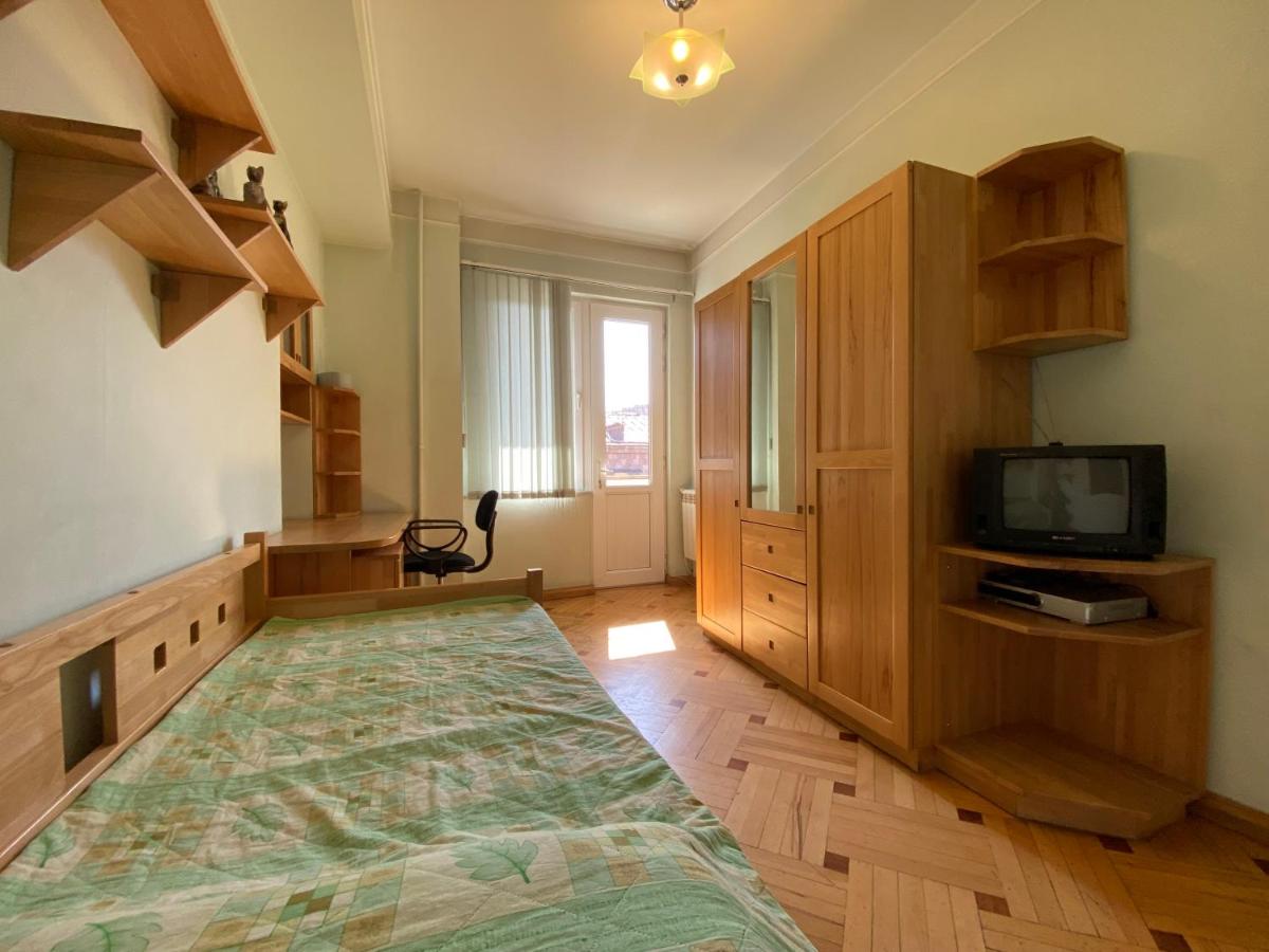 Suitetrails - Nalbandyan Apartment
