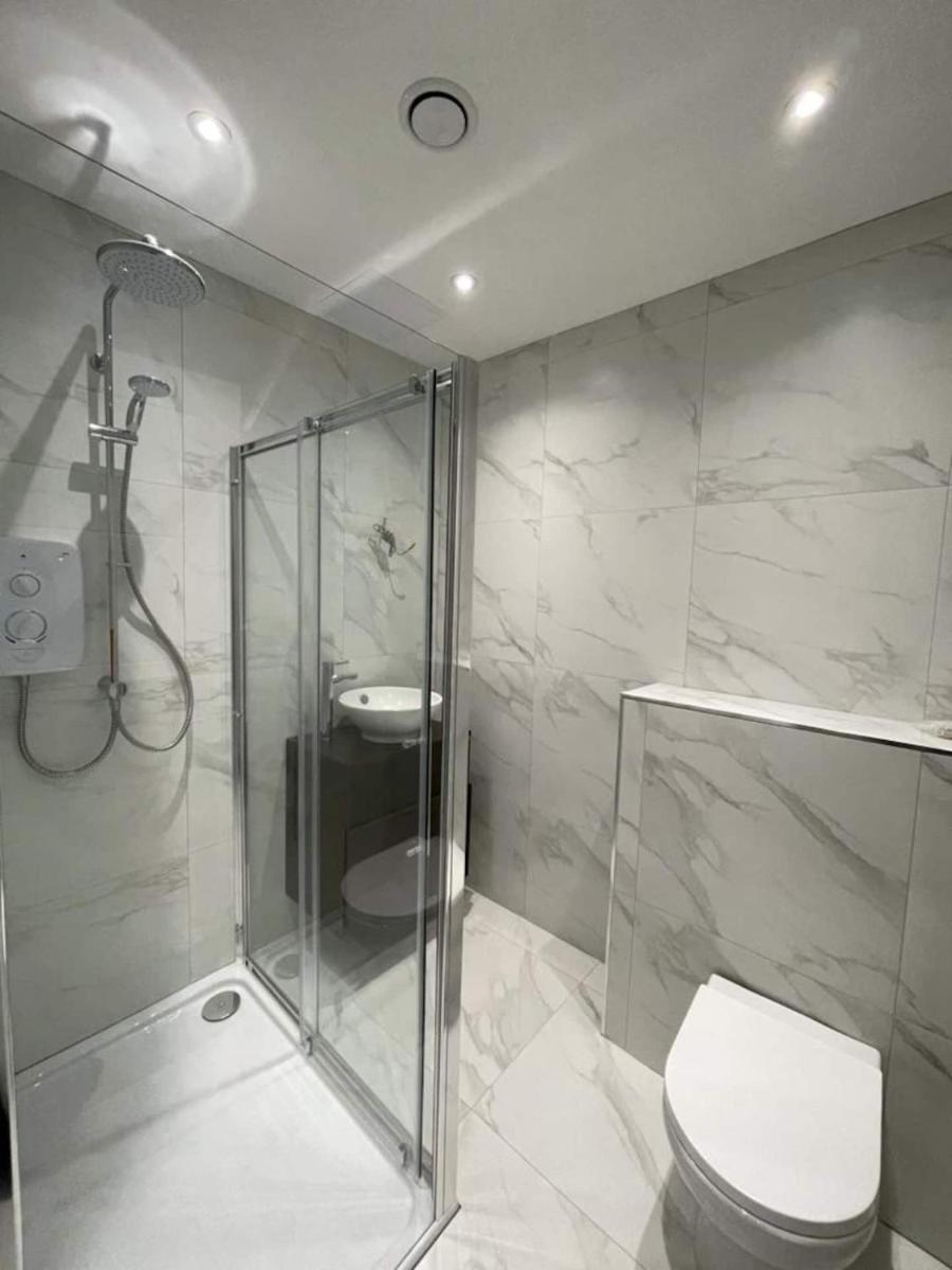 Beautifully Furnished 1 Bed Town Centre Apartment - Hizvo
