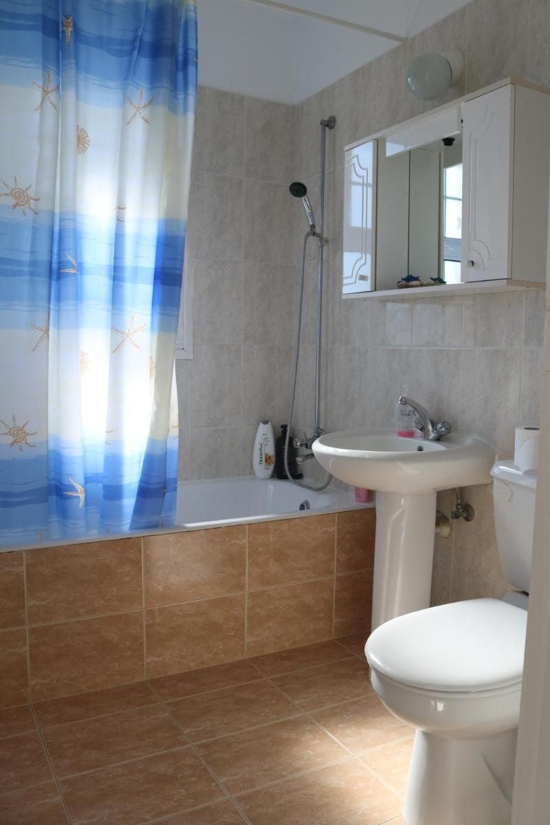 Suitetrails - Ria Beach Sea View Apartment