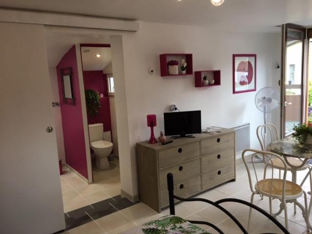 Gite des 2 arbres de la sagesse , agréable chalet avec spa privatif - Housity