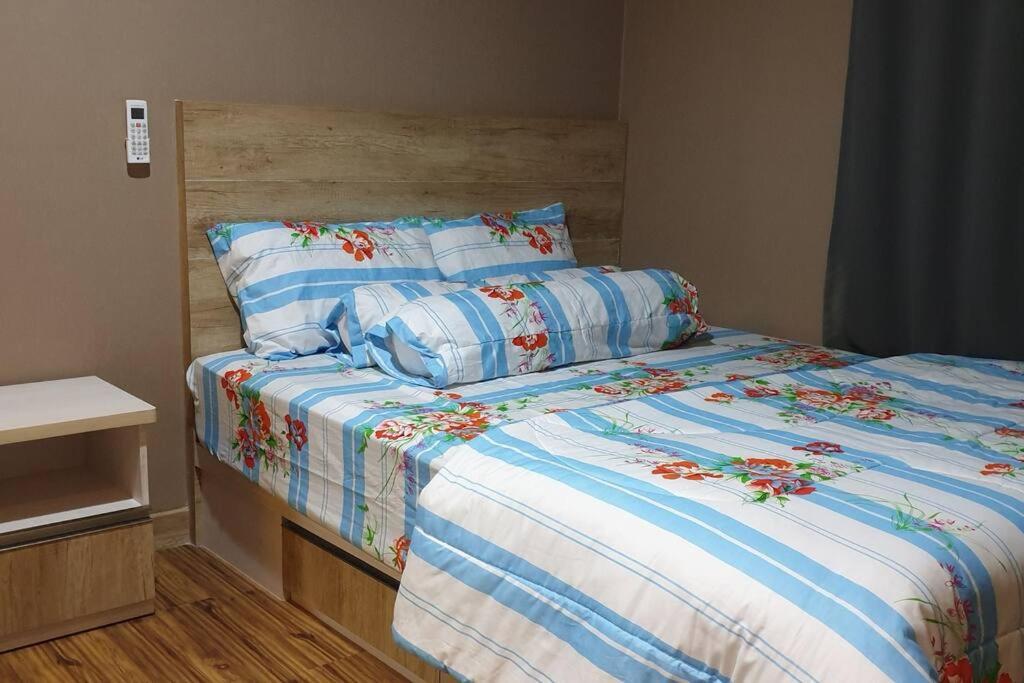 Apt Pejaten Park 1 BR Brown with Netflix, DisneyHot & Swimming Pool - Housity