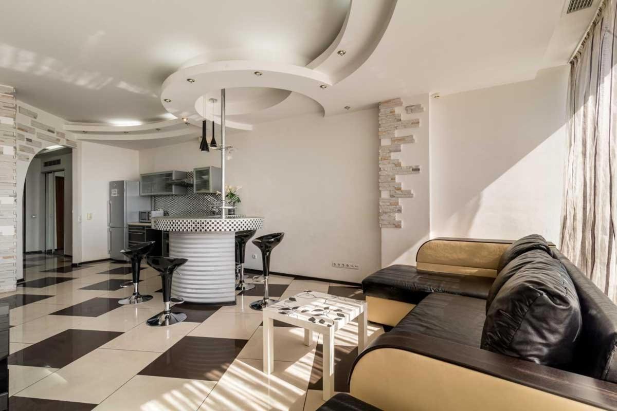 Cozy Apartment in Most City Center - Hizvo