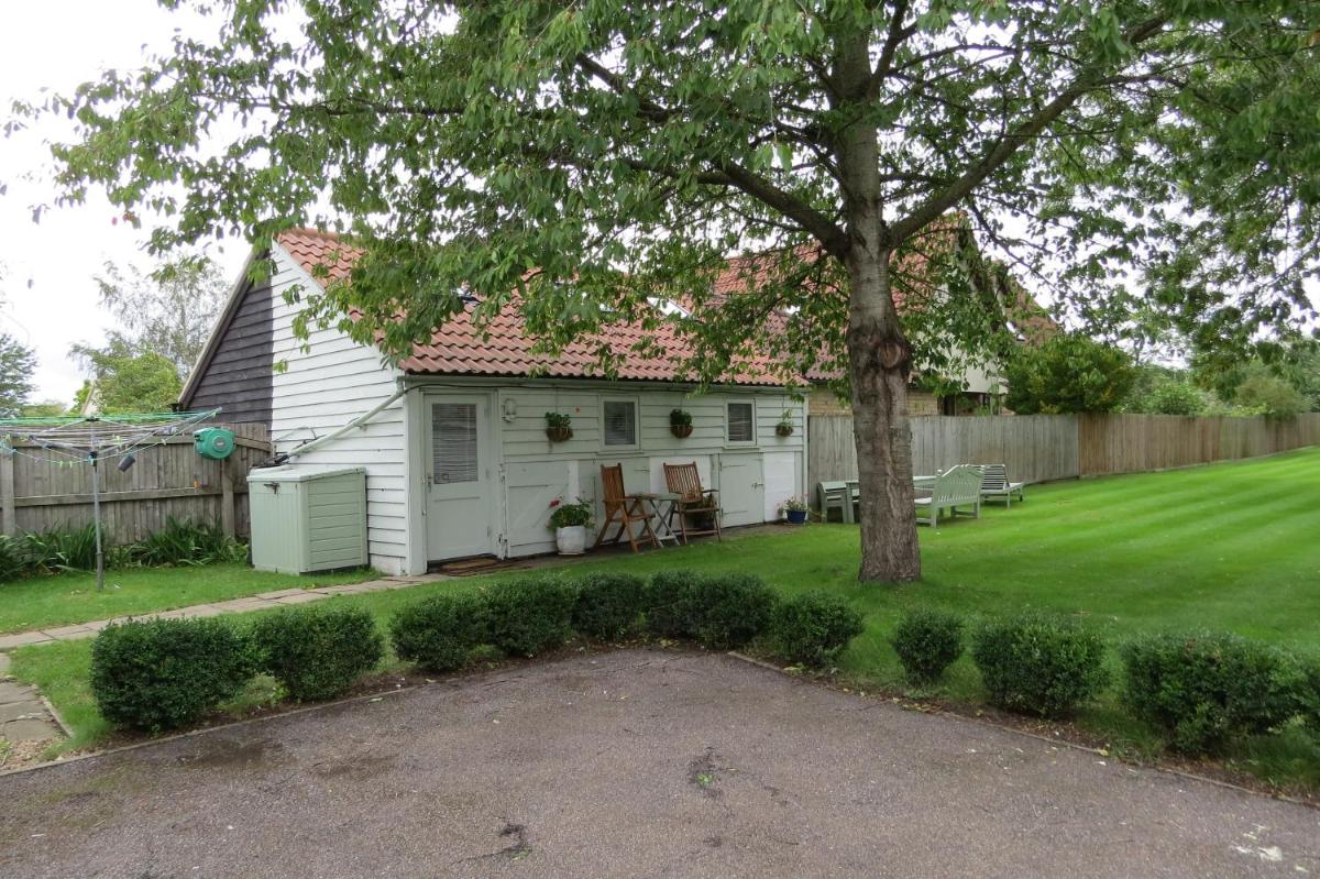 Suitetrails - The Old Stables, Whitehall Farmhouse, Oakington