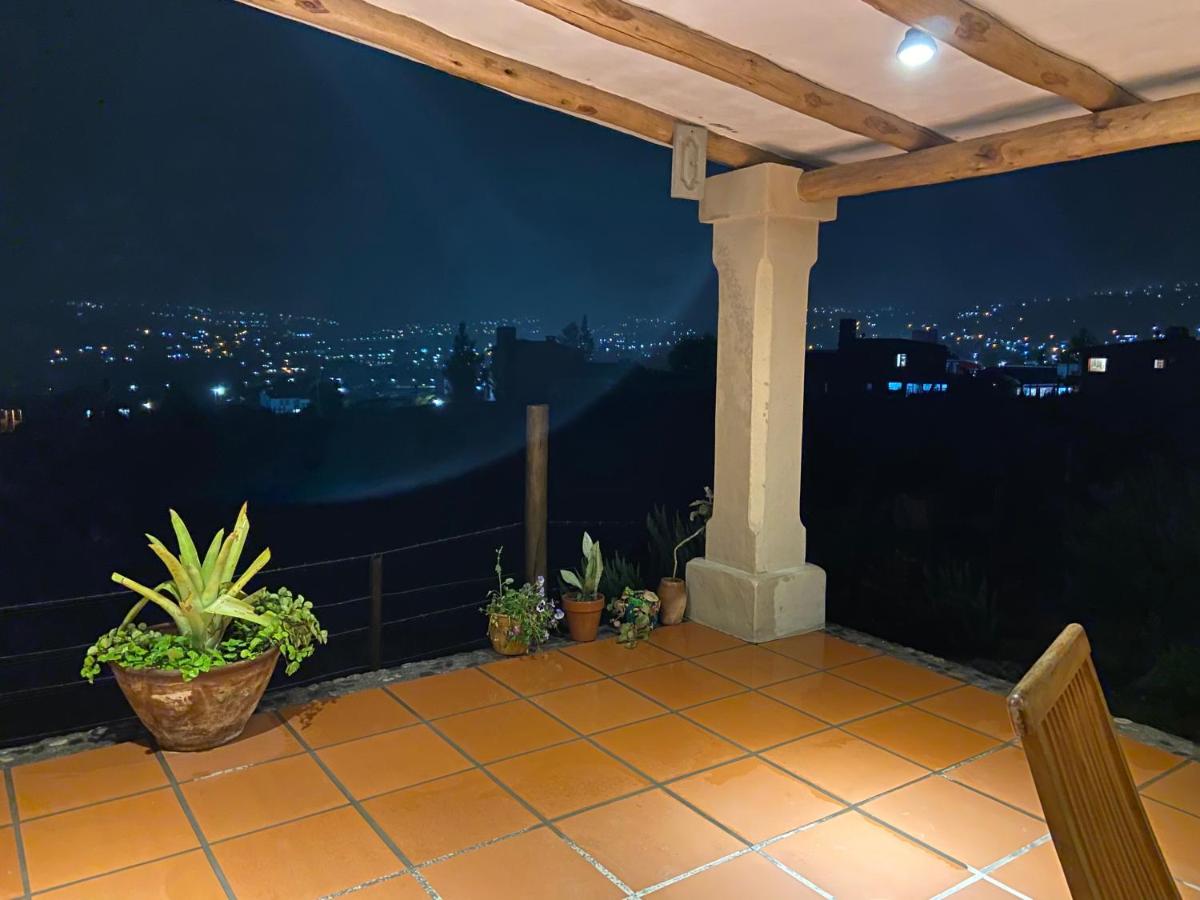 Yellou House, increible vista al lago y montañas. - Housity