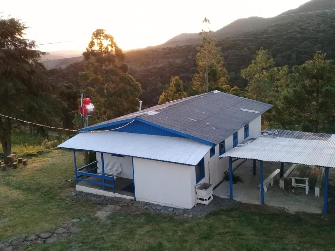 Casinha de campo rural - Housity