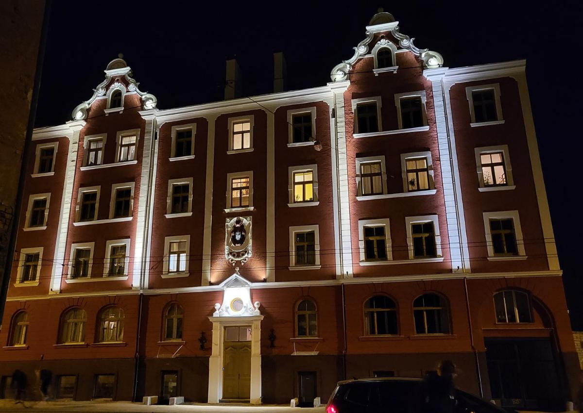 Ancient Storie's AP 65sqm Renovated Free parking - Housity