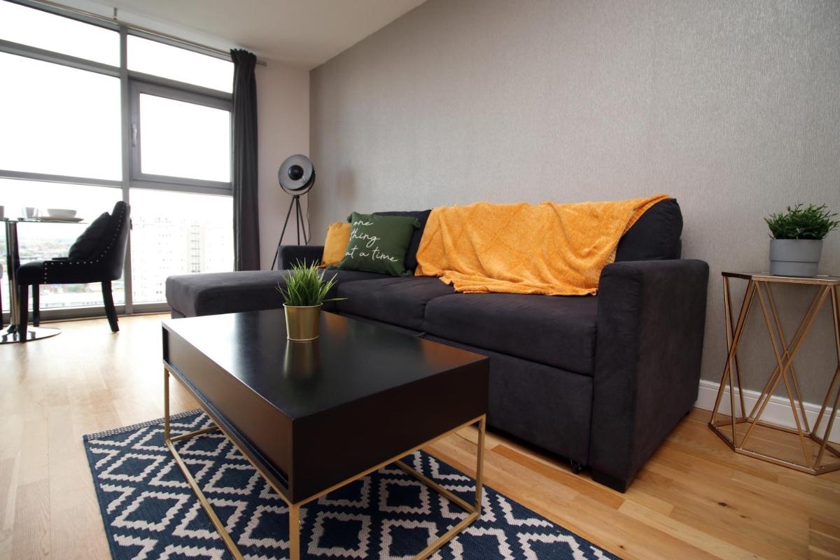 The View - LONG STAY OFFER - Modern Central Apartment and Parking by CTO Serviced Apartments - Housity