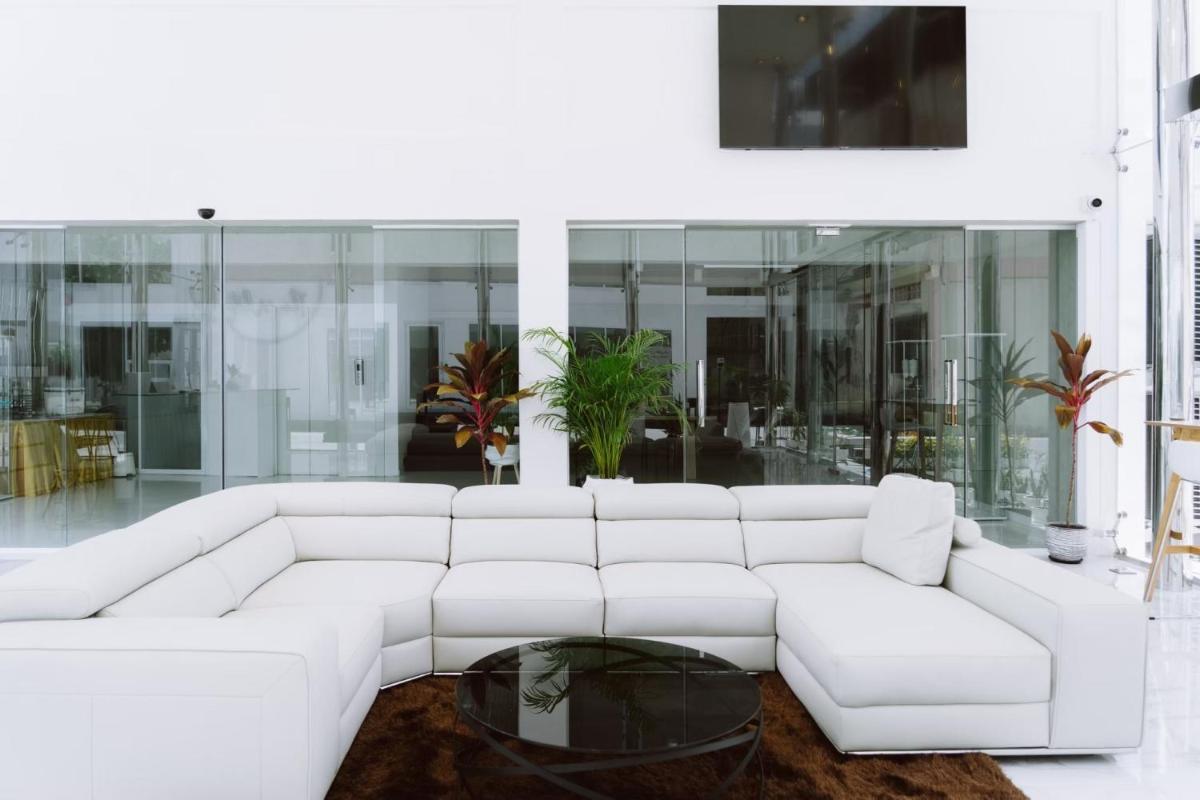 Thewhitehotel BY Charoensri - SHA Extra Plus - Housity