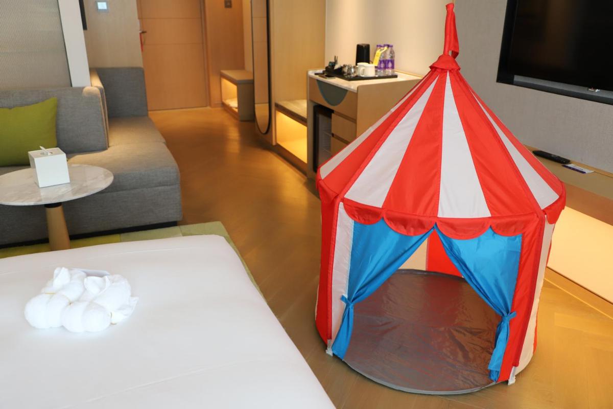 Holiday Inn Zhengzhou High-Tech Zone, an IHG Hotel - Housity
