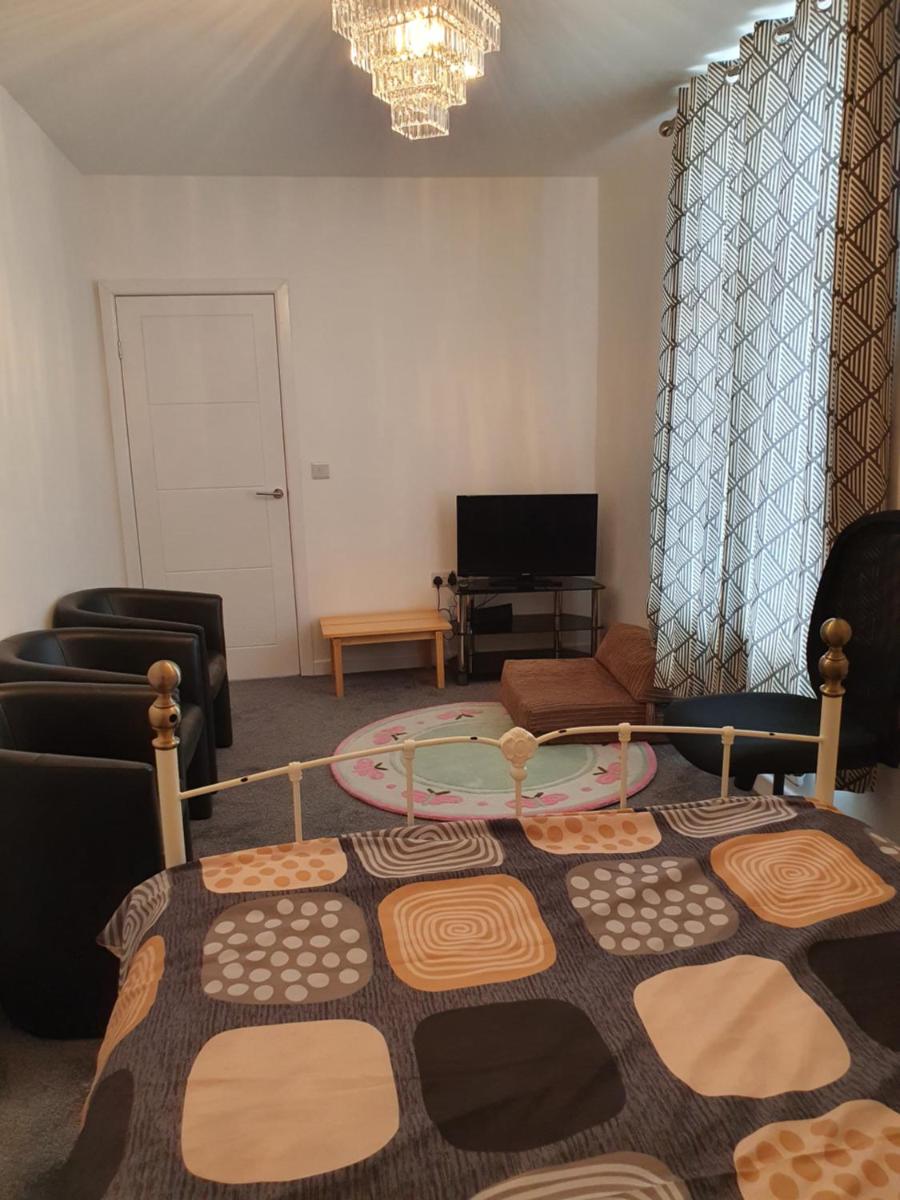 Sarah's Lodges - Housity