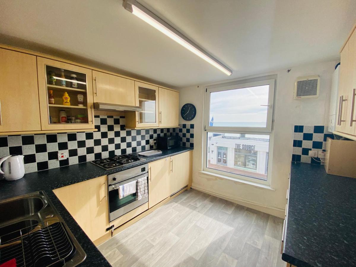 Sea Front White Rock Apartment - Housity