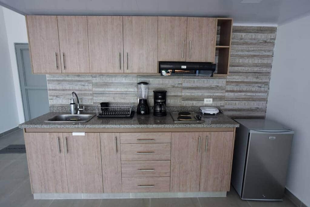 303-APARTAESTUDIO DUPLEX EN GRANADA PARA estrenar - Housity