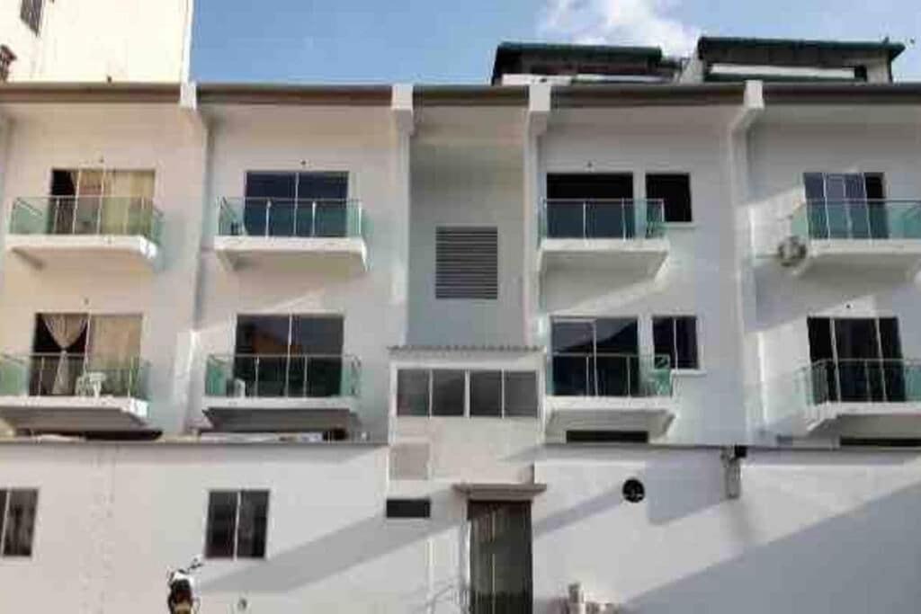 303-APARTAESTUDIO DUPLEX EN GRANADA PARA estrenar - Housity