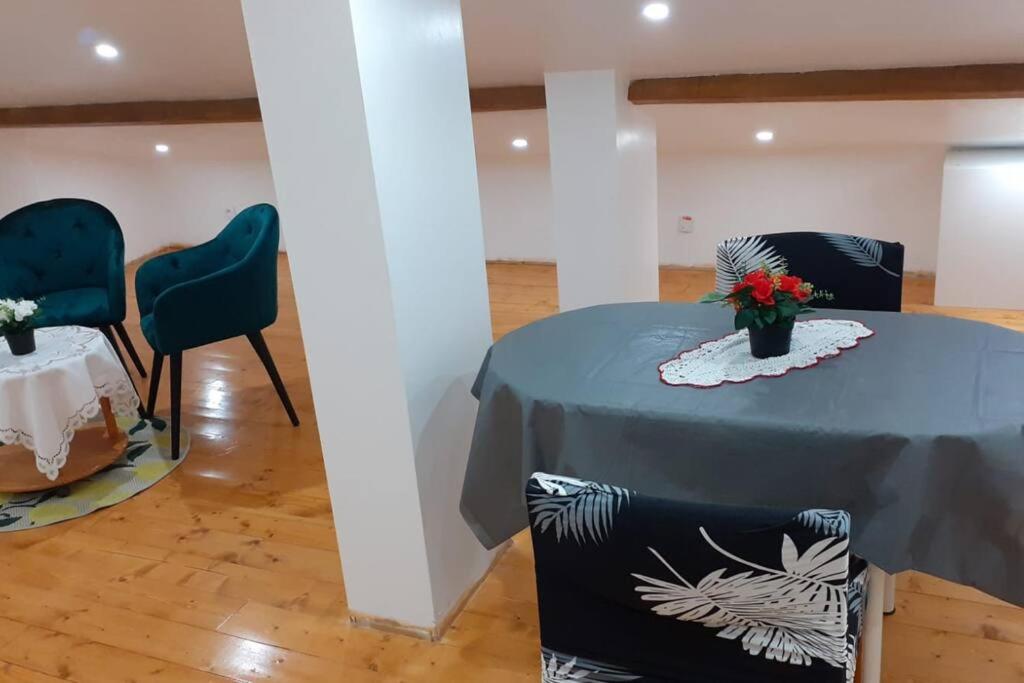 Appartement La JOIE dans quartier chic - Housity