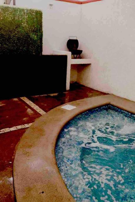 Casa Completa De Descanso Con Jacuzzi - Housity