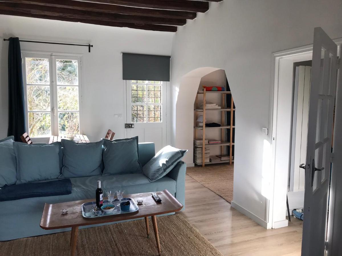 Authentique maison au milieu de son grand jardin - Housity