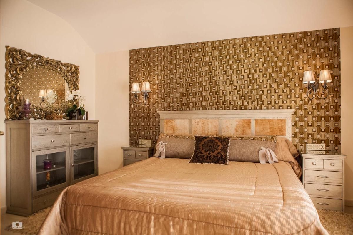 Hotel Versalles - Housity