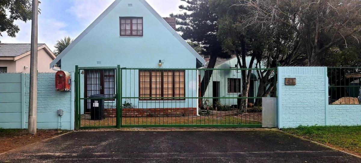 Cozy Cottage +/- 500m from the beach - Housity
