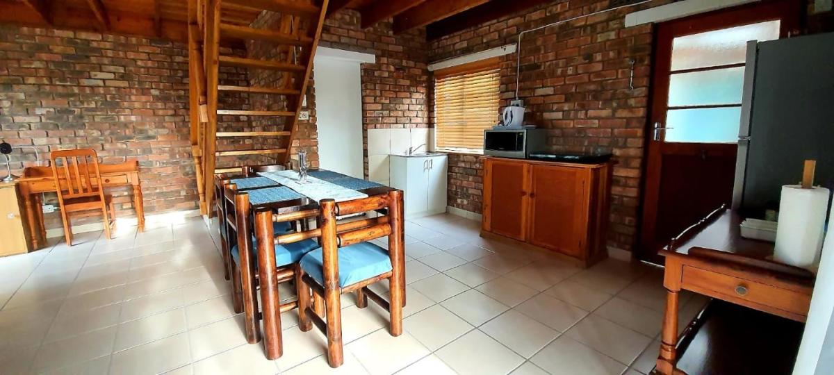 Cozy Cottage +/- 500m from the beach - Housity