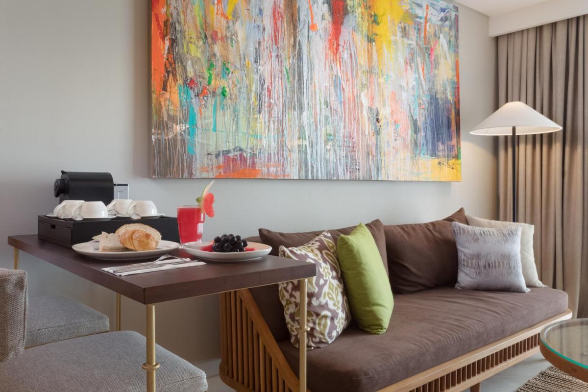 Beachwalk Residence - Housity