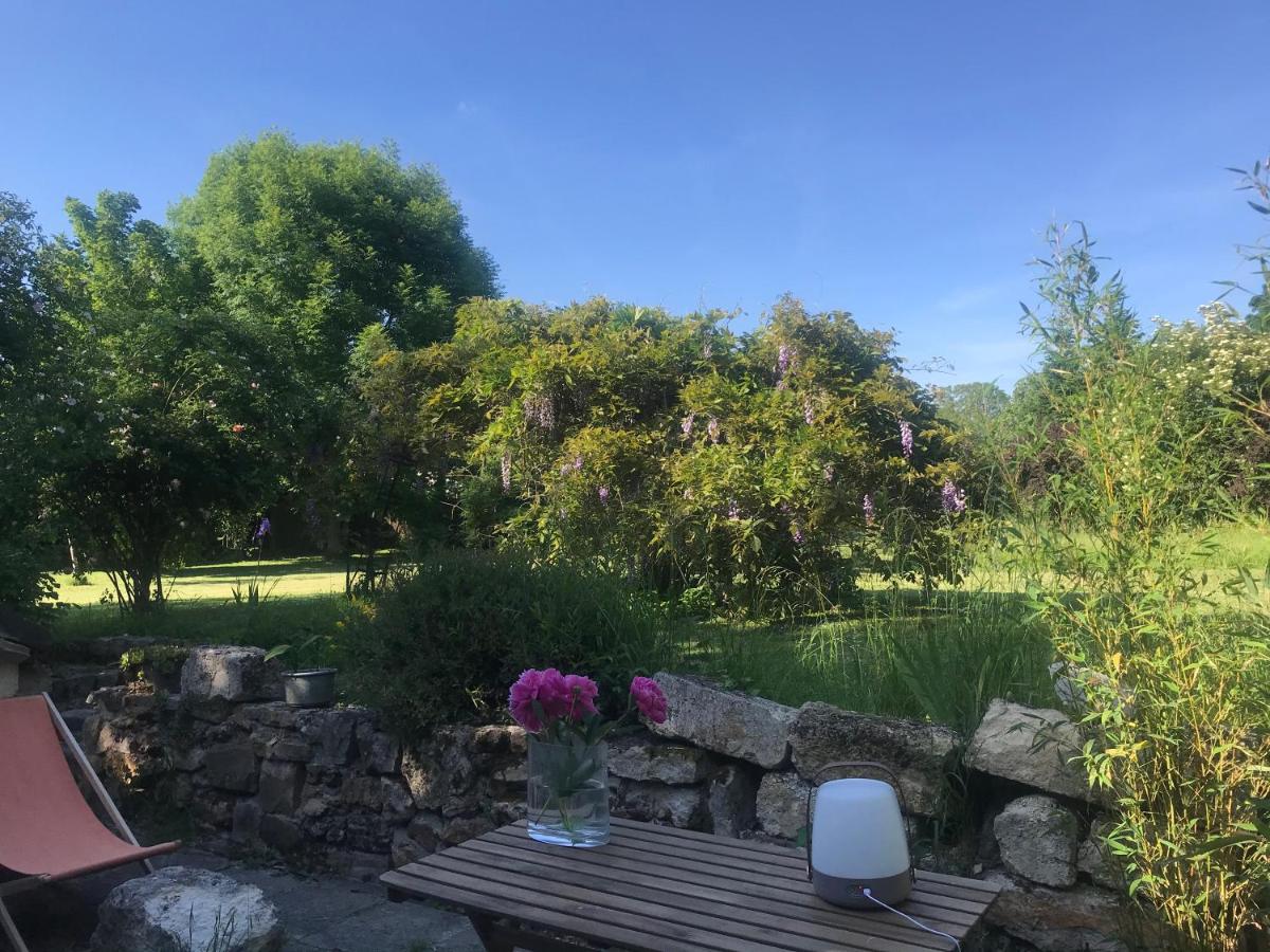 Authentique maison au milieu de son grand jardin - Housity