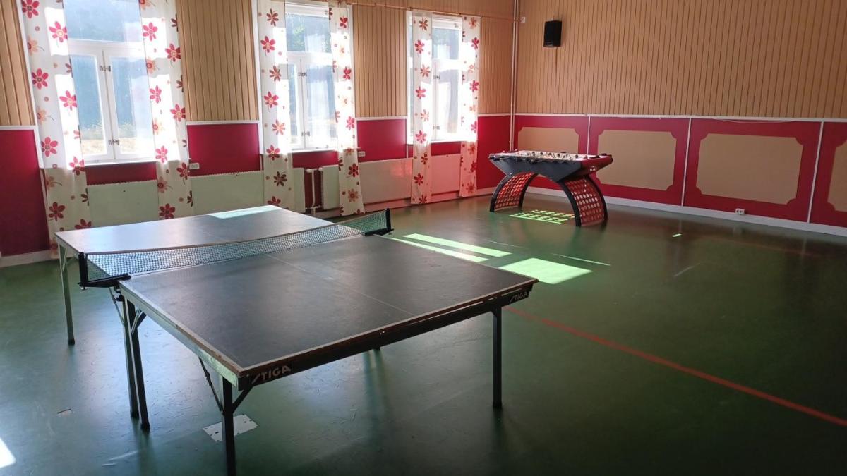 Previous schoolbuilding with gym - Groups and long stays possible - Housity