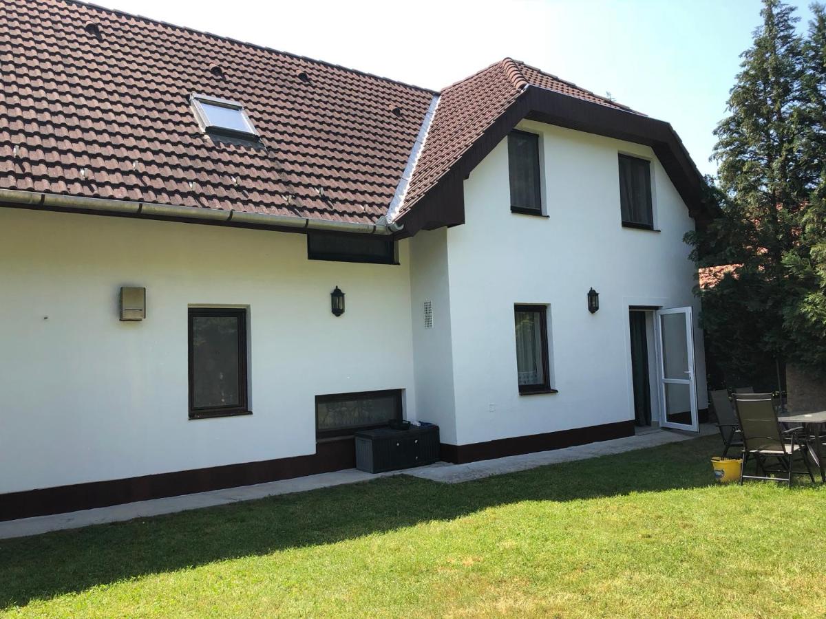 Balatoni Family House - Housity