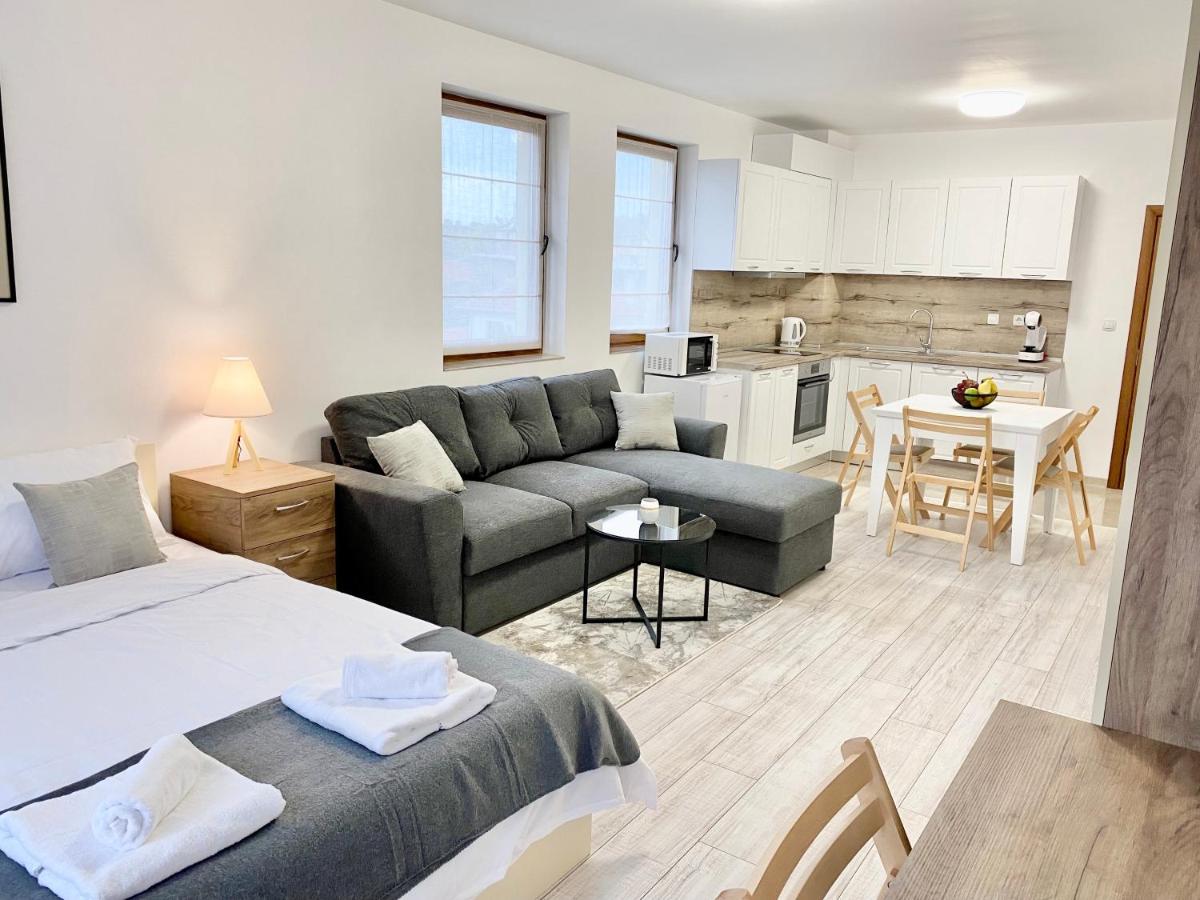 Modern Studio for 4 persons with Fast Wi-fi - Housity