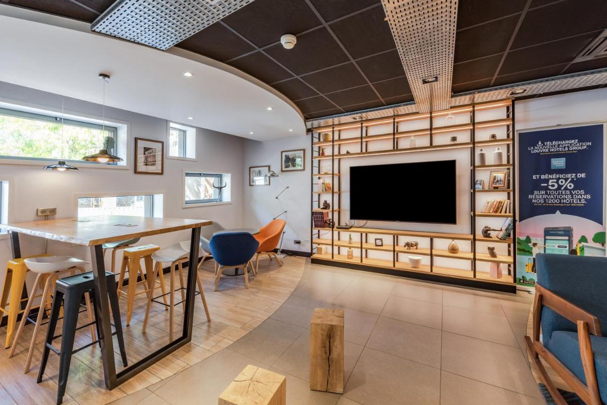 Campanile Chartres Centre - Gare - Cathédrale - Housity