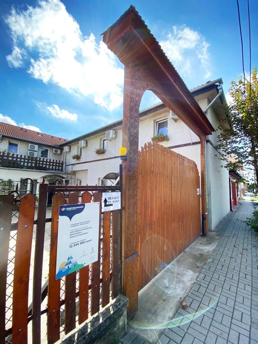 Hargita Panzio - Housity