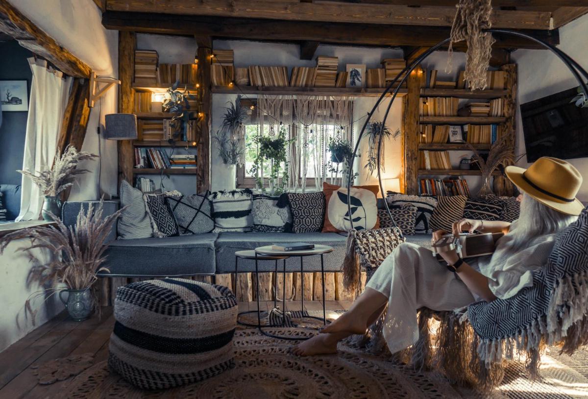 Nooks by AdyBeca - Balnaca Traditional Nook - Housity