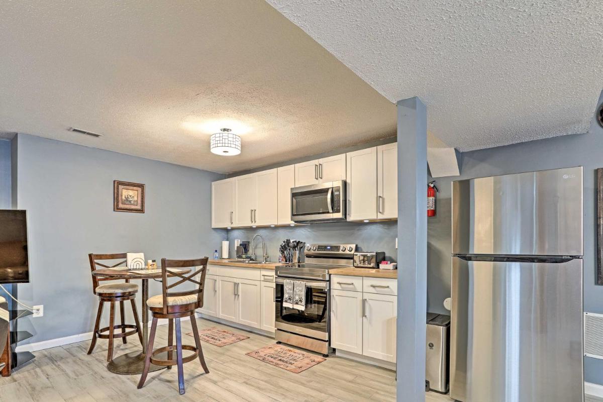 Lower-Level Woodbridge Apt with Patio - 32 Mi to DC! - Housity