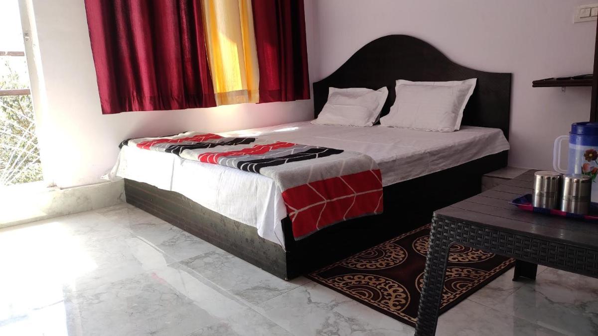 Royal's Home Stay - Housity